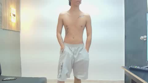 Snapshot of noha_crayg chatting on October 22, 2025, 12:55 am NOHA online show from October 22, 2025, 12:55 am