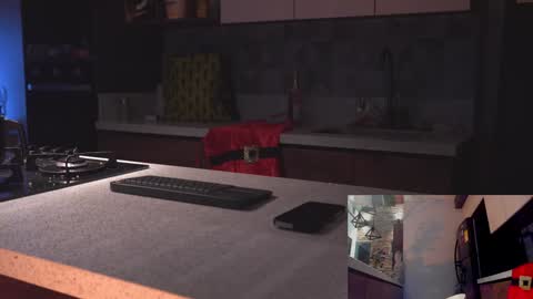 Snapshot of noha_miler chatting on December 9, 2024, 12:01 am kevin online show from December 9, 2024, 12:01 am