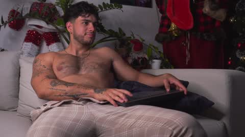 Snapshot of noha_miler chatting on December 15, 2024, 2:41 am kevin online show from December 15, 2024, 2:41 am