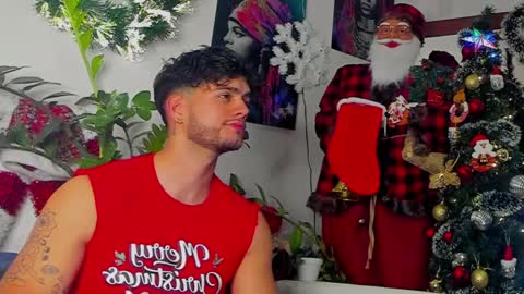 Snapshot of noha_miler chatting on December 19, 2024, 12:13 am kevin online show from December 19, 2024, 12:13 am