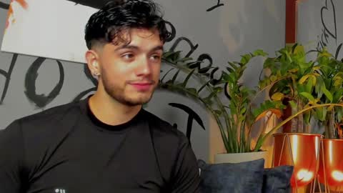 Snapshot of noha_miler chatting on February 8, 2025, 1:00 am kevin online show from February 8, 2025, 1:00 am