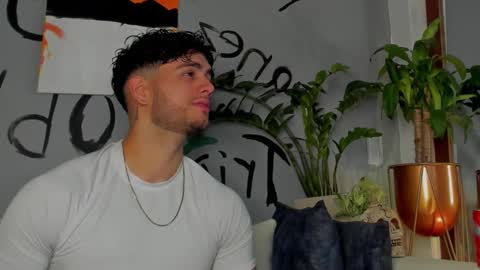 Snapshot of noha_miler chatting on February 19, 2025, 11:04 pm kevin online show from February 19, 2025, 11:04 pm