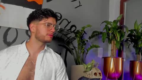 Snapshot of noha_miler chatting on February 22, 2025, 12:49 am kevin online show from February 22, 2025, 12:49 am