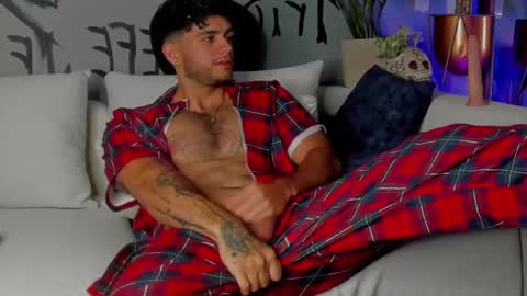 Snapshot of noha_miler chatting on February 22, 2025, 3:56 am kevin online show from February 22, 2025, 3:56 am