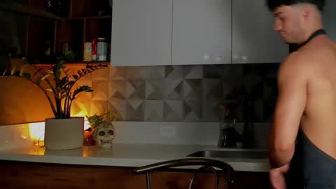 Snapshot of noha_miler chatting on February 25, 2025, 12:36 am kevin online show from February 25, 2025, 12:36 am