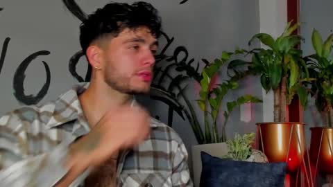 Snapshot of noha_miler chatting on March 3, 2025, 1:42 am kevin online show from March 3, 2025, 1:42 am