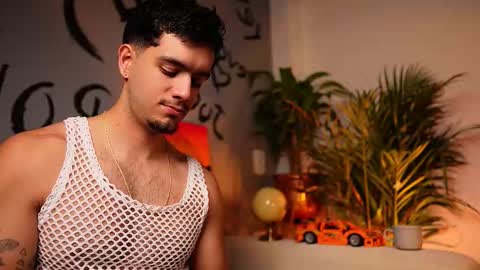 Snapshot of noha_miler chatting on September 16, 2025, 12:33 am kevin online show from September 16, 2025, 12:33 am