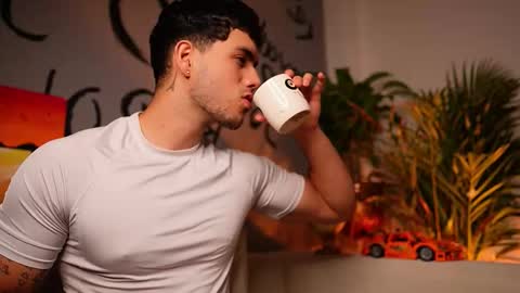 Snapshot of noha_miler chatting on September 25, 2025, 12:36 am kevin online show from September 25, 2025, 12:36 am