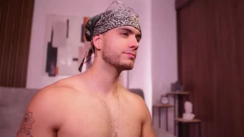 Snapshot of noha_miler chatting on October 6, 2025, 8:28 pm kevin online show from October 6, 2025, 8:28 pm