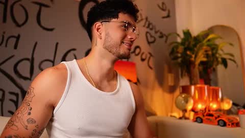 Snapshot of noha_miler chatting on October 9, 2025, 9:24 pm kevin online show from October 9, 2025, 9:24 pm