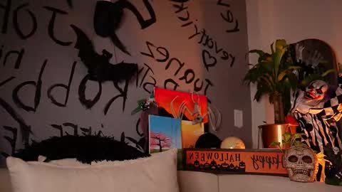 Snapshot of noha_miler chatting on October 30, 2025, 11:16 pm kevin online show from October 30, 2025, 11:16 pm