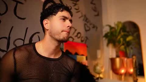 Snapshot of noha_miler chatting on November 2, 2025, 12:35 am kevin online show from November 2, 2025, 12:35 am