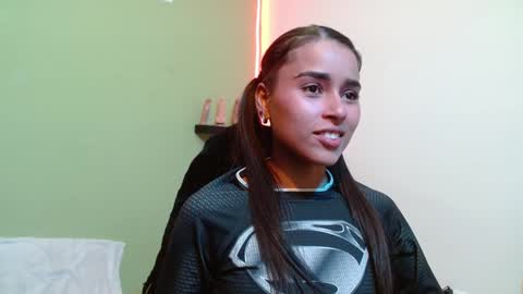 Noha Thomson online show from December 19, 2024, 7:18 pm