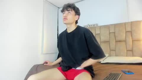 Snapshot of noir_sebas chatting on March 1, 2026, 3:19 am Sebas online show from March 1, 2026, 3:19 am