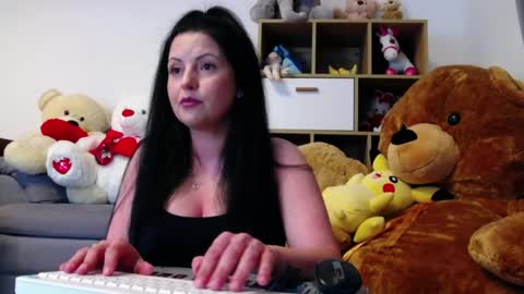 Snapshot of noirbella chatting on May 8, 2026, 9:20 pm noirbella online show from May 8, 2026, 9:20 pm