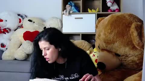 Snapshot of noirbella chatting on May 22, 2026, 8:36 pm noirbella online show from May 22, 2026, 8:36 pm