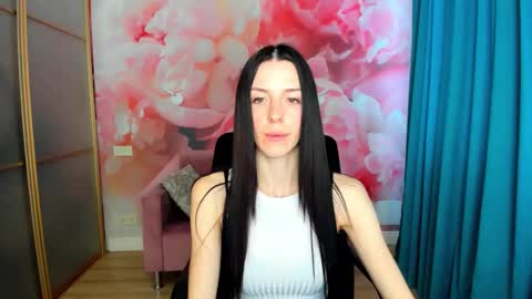 NoirDiva online show from April 21, 2026, 5:58 am