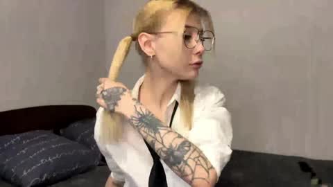 Snapshot of nolabussing chatting on May 18, 2026, 12:00 pm Sofia online show from May 18, 2026, 12:00 pm