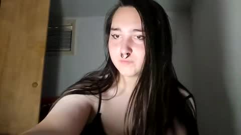 Snapshot of nonbinarybeauty20 chatting on November 21, 2025, 5:44 pm nonbinarybeauty20 online show from November 21, 2025, 5:44 pm