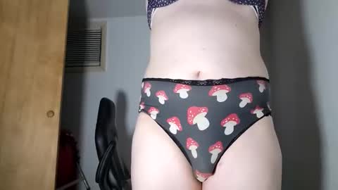 Snapshot of nonbinarybeauty20 chatting on November 28, 2025, 1:08 am nonbinarybeauty20 online show from November 28, 2025, 1:08 am