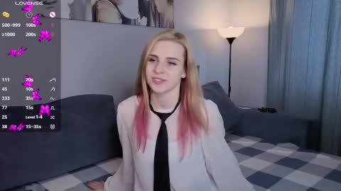 Elina online show from October 16, 2025, 10:16 am