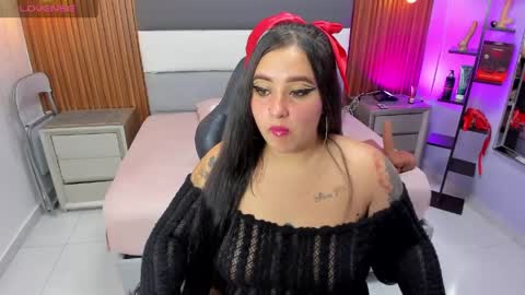 noraloux1 online show from April 27, 2026, 2:31 am