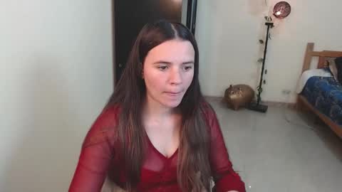 noreen_ online show from December 18, 2024, 8:25 pm