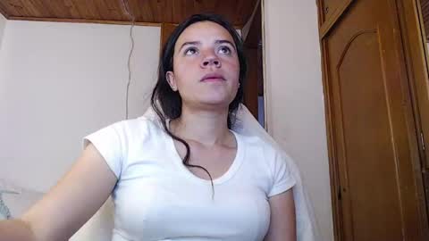 noreen_ online show from May 14, 2026, 10:05 pm