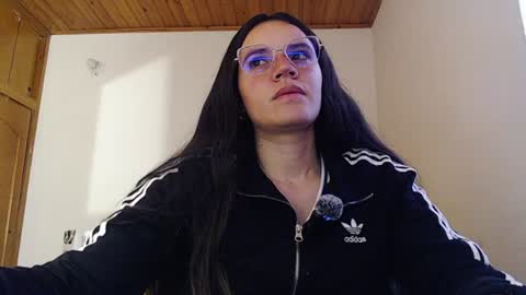 noreen_ online show from June 3, 2026, 3:39 pm