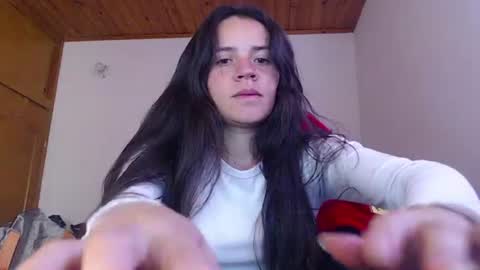 noreen_ online show from July 6, 2026, 7:27 pm