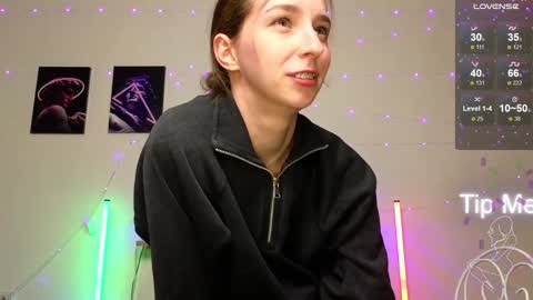 Snapshot of not_yourtoy chatting on February 5, 2025, 5:09 pm Hello My name is Helene NTMU Finger up if u like what u see online show from February 5, 2025, 5:09 pm