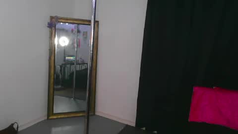 Nouveauho3 online show from May 25, 2026, 10:05 pm