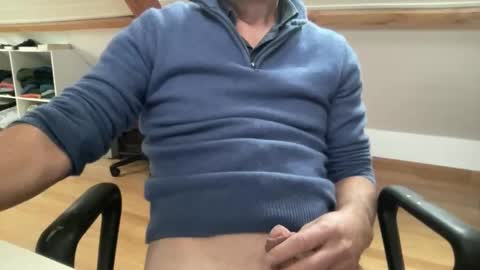 noux69 online show from October 15, 2025, 10:37 am