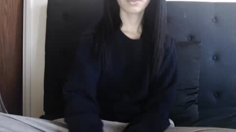 Snapshot of novafrey chatting on November 7, 2025, 6:52 pm Olivia online show from November 7, 2025, 6:52 pm