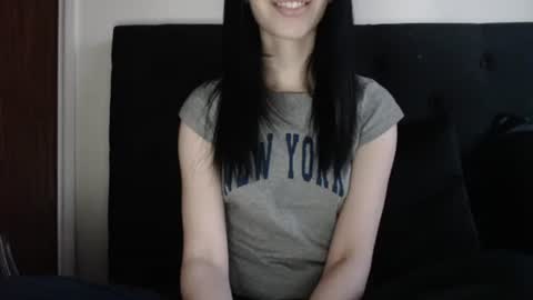 Snapshot of novafrey chatting on November 17, 2025, 1:06 pm Olivia online show from November 17, 2025, 1:06 pm