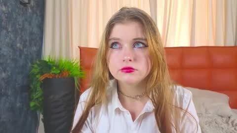 Azalea online show from December 17, 2025, 6:52 am