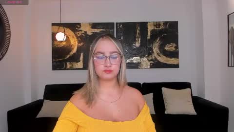 Snapshot of novasinclairx chatting on July 21, 2026, 12:07 pm Nova Sinclair online show from July 21, 2026, 12:07 pm