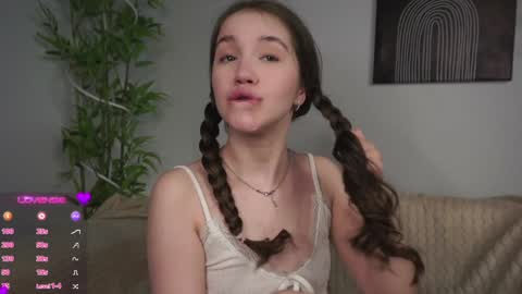 Dina online show from December 2, 2024, 4:09 am