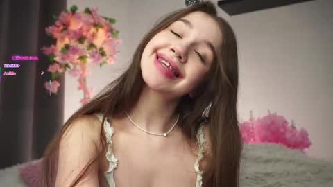 Snapshot of now_you_know chatting on November 21, 2025, 1:26 am Dina online show from November 21, 2025, 1:26 am
