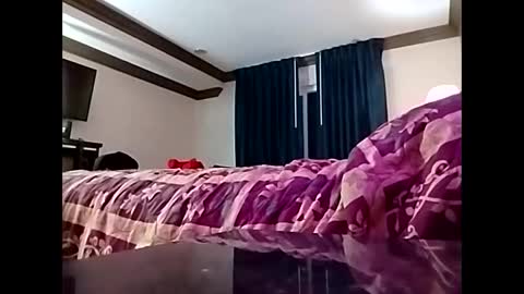 CLOUDYKINF online show from October 5, 2025, 8:23 am