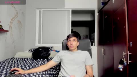 Snapshot of noxx_stark chatting on November 22, 2025, 1:37 am Noxx online show from November 22, 2025, 1:37 am