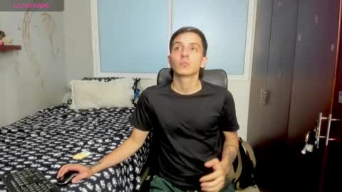 Snapshot of noxx_stark chatting on November 22, 2025, 11:26 pm Noxx online show from November 22, 2025, 11:26 pm