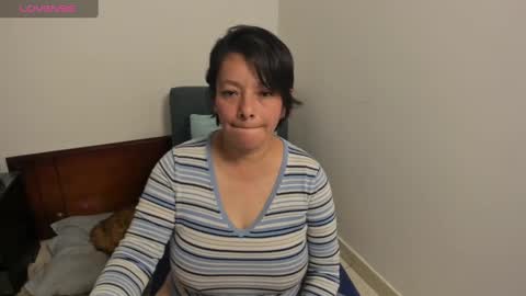 nuit_rose online show from February 7, 2025, 3:45 am