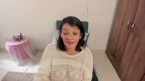 nuit_rose online show from July 23, 2026, 2:04 pm