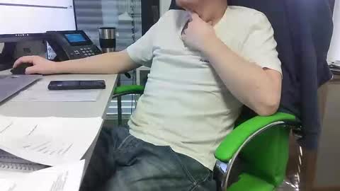 Snapshot of numlove chatting on April 24, 2026, 12:18 pm Slave for Mistress and Master online show from April 24, 2026, 12:18 pm
