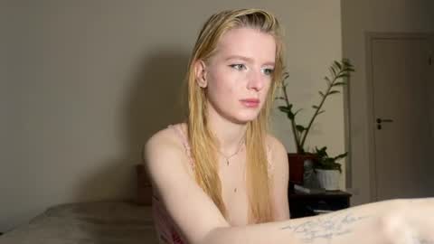 Snapshot of nura_foxx chatting on June 21, 2026, 12:46 am nura_foxx online show from June 21, 2026, 12:46 am