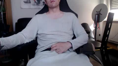 nursefan online show from September 13, 2025, 11:32 am