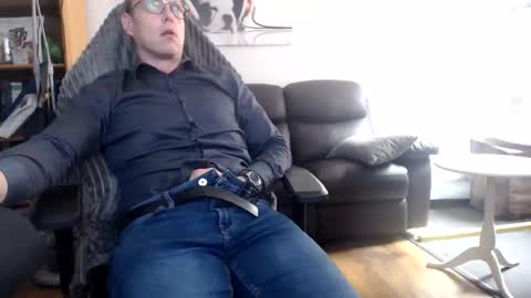 nursefan online show from October 17, 2025, 11:24 am