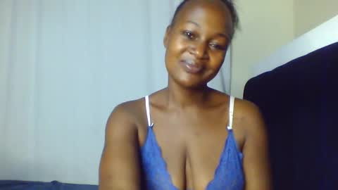 Snapshot of nutgal_ chatting on February 6, 2026, 12:04 am nutgal online show from February 6, 2026, 12:04 am