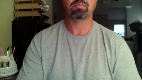 nvrenuff1979 online show from November 12, 2025, 12:38 pm